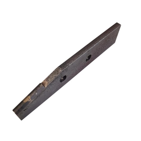 Couteau 2 trous carbure pour épandeur Jeantil réf 00360566