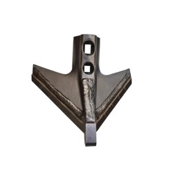 Aileron triangulaire carbure et rechargement adaptable pour déchaumeur Howard