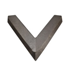 Mise triangulaire pour aileron de bineuse adaptable Kverneland réf A164222200