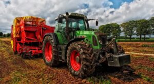 tractor 385681 1280