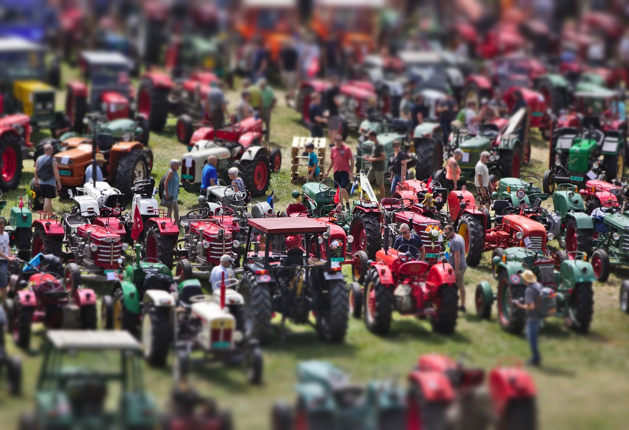 tractor 4379039 1280